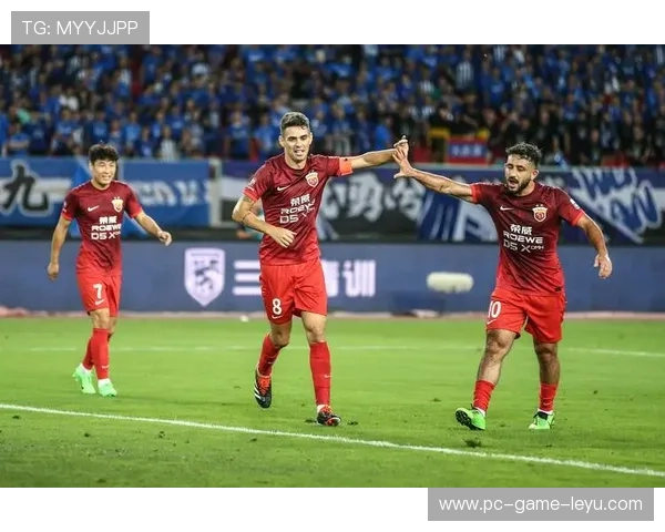 中超主帅强化全队逼抢体系，打造攻防一体的强势阵容