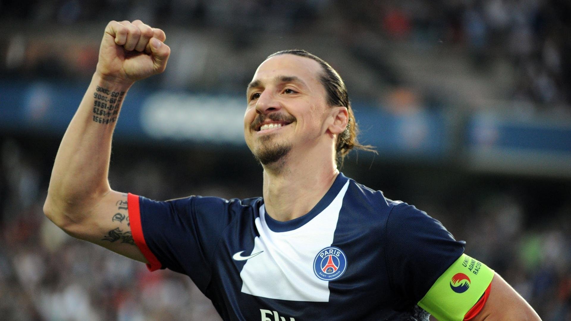 倒三角结构压制对手中场组织，足球倒三角战术