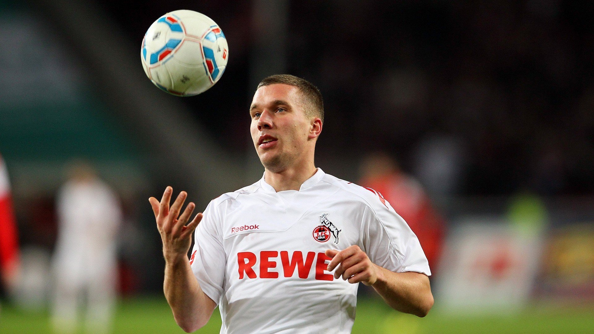 弗朗索瓦·斯图尔特：凭借精准的脚法，推动南非队攻防有序，弗朗索瓦恩格勒特